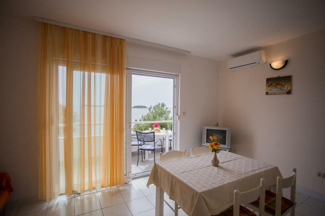 Apartments Gloria Primošten Extérieur photo